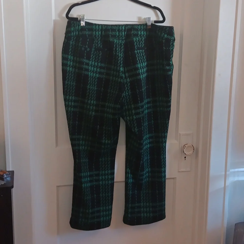 New York & Company Green Plaid Pants - Picture 5 of 5